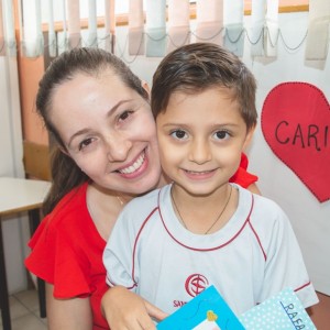 EDUCAÇÃO INFANTIL: SINGELOS GESTOS E SORRISOS, ORAÇÕES E BENÇÃOS - DIA DAS MÃES 2024