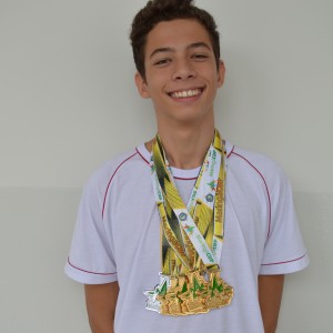 ALUNOS DO COLÉGIO SANTO INÁCIO CONQUISTAM MEDALHAS EM MAIS UM CAMPEONATO DE NATAÇÃO