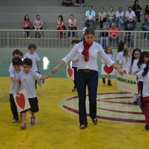 APRESENTAÇÕES EM HOMENAGEM AO DIA DAS MÃES