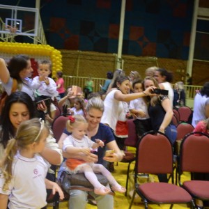 APRESENTAÇÕES EM HOMENAGEM AO DIA DAS MÃES