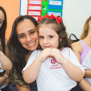 EDUCAÇÃO INFANTIL: SINGELOS GESTOS E SORRISOS, ORAÇÕES E BENÇÃOS - DIA DAS MÃES 2024