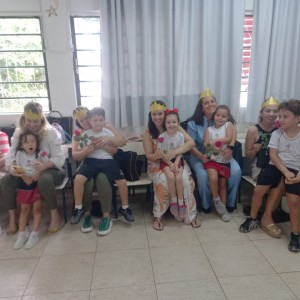 EDUCAÇÃO INFANTIL: SINGELOS GESTOS E SORRISOS, ORAÇÕES E BENÇÃOS - DIA DAS MÃES 2024