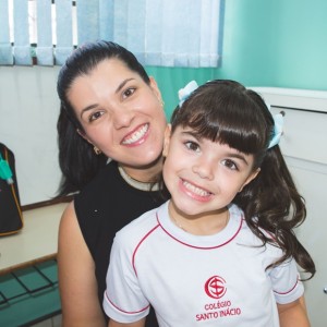 EDUCAÇÃO INFANTIL: SINGELOS GESTOS E SORRISOS, ORAÇÕES E BENÇÃOS - DIA DAS MÃES 2024