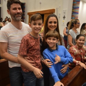 MISSA EM HOMENAGEM AO DIA DAS MÃES