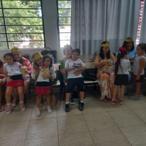 EDUCAÇÃO INFANTIL: SINGELOS GESTOS E SORRISOS, ORAÇÕES E BENÇÃOS - DIA DAS MÃES 2024