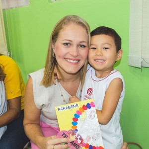 EDUCAÇÃO INFANTIL: SINGELOS GESTOS E SORRISOS, ORAÇÕES E BENÇÃOS - DIA DAS MÃES 2024