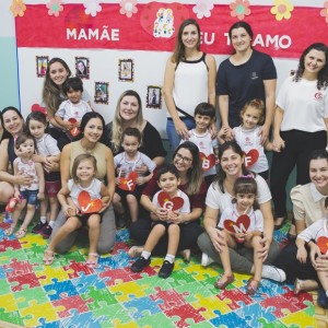 EDUCAÇÃO INFANTIL: SINGELOS GESTOS E SORRISOS, ORAÇÕES E BENÇÃOS - DIA DAS MÃES 2024