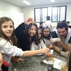 VISITA AO LABORATÓRIO DE CIÊNCIAS