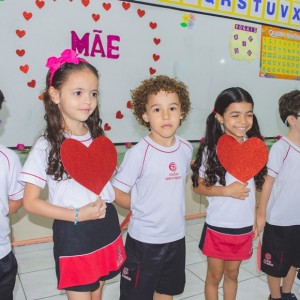 EDUCAÇÃO INFANTIL: SINGELOS GESTOS E SORRISOS, ORAÇÕES E BENÇÃOS - DIA DAS MÃES 2024