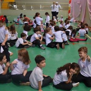 APRESENTAÇÕES EM HOMENAGEM AO DIA DAS MÃES