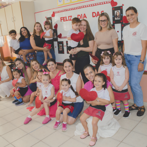 EDUCAÇÃO INFANTIL: SINGELOS GESTOS E SORRISOS, ORAÇÕES E BENÇÃOS - DIA DAS MÃES 2024