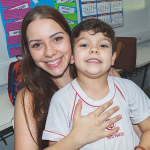 EDUCAÇÃO INFANTIL: SINGELOS GESTOS E SORRISOS, ORAÇÕES E BENÇÃOS - DIA DAS MÃES 2024