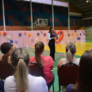 APRESENTAÇÕES EM HOMENAGEM AO DIA DAS MÃES