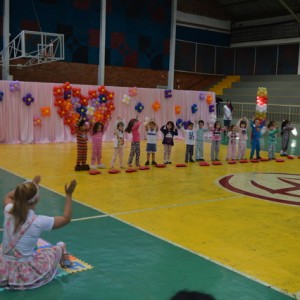 APRESENTAÇÕES EM HOMENAGEM AO DIA DAS MÃES