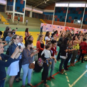 APRESENTAÇÕES EM HOMENAGEM AO DIA DAS MÃES