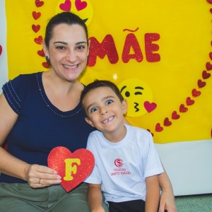 EDUCAÇÃO INFANTIL: SINGELOS GESTOS E SORRISOS, ORAÇÕES E BENÇÃOS - DIA DAS MÃES 2024