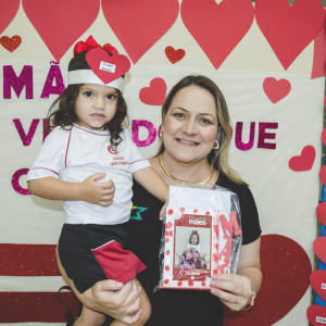 EDUCAÇÃO INFANTIL: SINGELOS GESTOS E SORRISOS, ORAÇÕES E BENÇÃOS - DIA DAS MÃES 2024