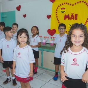 EDUCAÇÃO INFANTIL: SINGELOS GESTOS E SORRISOS, ORAÇÕES E BENÇÃOS - DIA DAS MÃES 2024