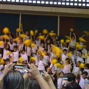 APRESENTAÇÕES EM HOMENAGEM AO DIA DAS MÃES