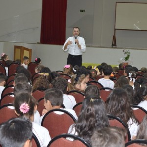 ARCEBISPO DOM ANUAR EM VISITA AO COLÉGIO SANTO INÁCIO