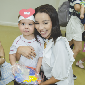 EDUCAÇÃO INFANTIL: SINGELOS GESTOS E SORRISOS, ORAÇÕES E BENÇÃOS - DIA DAS MÃES 2024