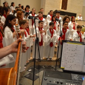 MISSA EM HOMENAGEM AO DIA DAS MÃES