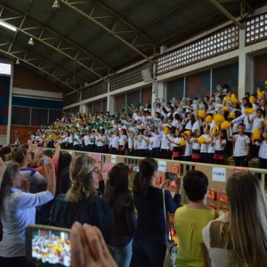 APRESENTAÇÕES EM HOMENAGEM AO DIA DAS MÃES