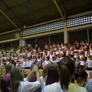 APRESENTAÇÕES EM HOMENAGEM AO DIA DAS MÃES