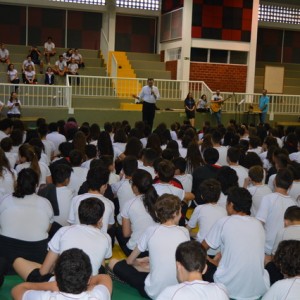 ARCEBISPO DOM ANUAR EM VISITA AO COLÉGIO SANTO INÁCIO