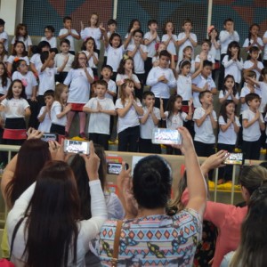 APRESENTAÇÕES EM HOMENAGEM AO DIA DAS MÃES