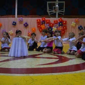 APRESENTAÇÕES EM HOMENAGEM AO DIA DAS MÃES