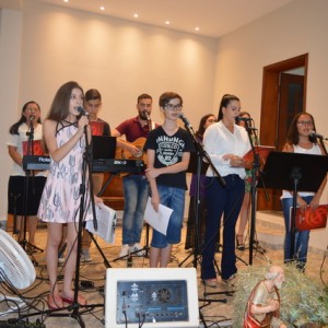 MISSA E FORMATURA DOS 9º ANOS E TERCEIRO ANO DO ENSINO MÉDIO