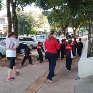 PASSEIO AO REDOR DA PRAÇA EMILIANO PERNETA