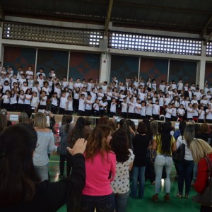 APRESENTAÇÕES EM HOMENAGEM AO DIA DAS MÃES