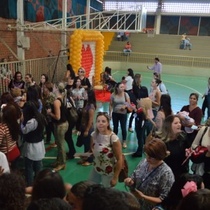 APRESENTAÇÕES EM HOMENAGEM AO DIA DAS MÃES