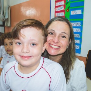 EDUCAÇÃO INFANTIL: SINGELOS GESTOS E SORRISOS, ORAÇÕES E BENÇÃOS - DIA DAS MÃES 2024