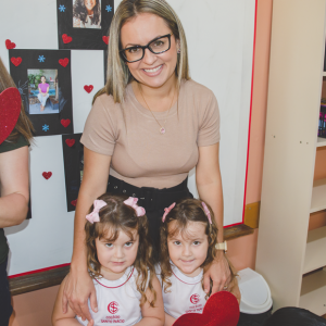 EDUCAÇÃO INFANTIL: SINGELOS GESTOS E SORRISOS, ORAÇÕES E BENÇÃOS - DIA DAS MÃES 2024