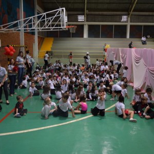 APRESENTAÇÕES EM HOMENAGEM AO DIA DAS MÃES