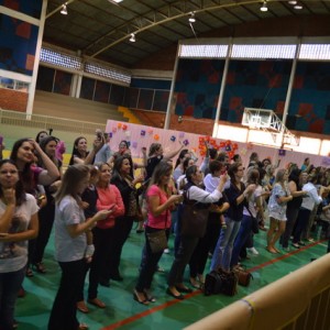 APRESENTAÇÕES EM HOMENAGEM AO DIA DAS MÃES