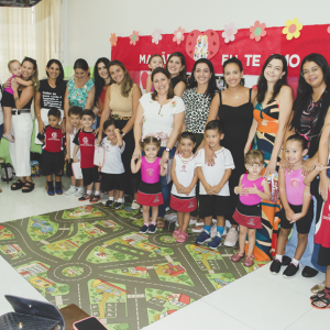 EDUCAÇÃO INFANTIL: SINGELOS GESTOS E SORRISOS, ORAÇÕES E BENÇÃOS - DIA DAS MÃES 2024