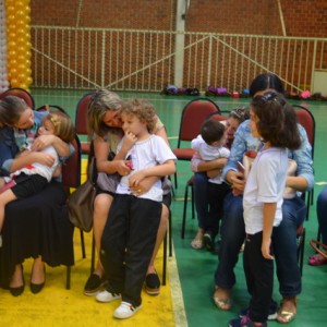 APRESENTAÇÕES EM HOMENAGEM AO DIA DAS MÃES