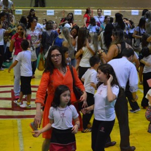 APRESENTAÇÕES EM HOMENAGEM AO DIA DAS MÃES