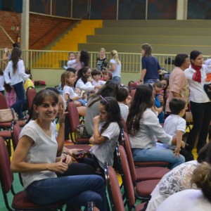 APRESENTAÇÕES EM HOMENAGEM AO DIA DAS MÃES