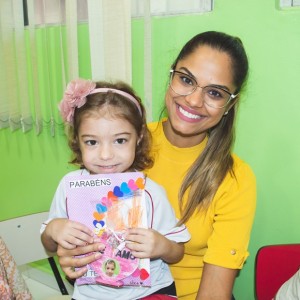 EDUCAÇÃO INFANTIL: SINGELOS GESTOS E SORRISOS, ORAÇÕES E BENÇÃOS - DIA DAS MÃES 2024