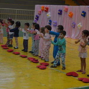 APRESENTAÇÕES EM HOMENAGEM AO DIA DAS MÃES