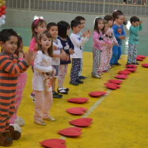 APRESENTAÇÕES EM HOMENAGEM AO DIA DAS MÃES