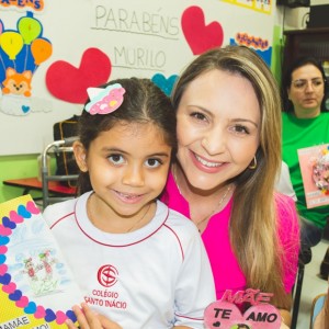 EDUCAÇÃO INFANTIL: SINGELOS GESTOS E SORRISOS, ORAÇÕES E BENÇÃOS - DIA DAS MÃES 2024