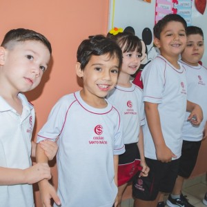 EDUCAÇÃO INFANTIL: SINGELOS GESTOS E SORRISOS, ORAÇÕES E BENÇÃOS - DIA DAS MÃES 2024