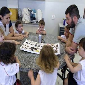 VISITA AO LABORATÓRIO: EXPLORANDO BICHINHOS DE JARDIM