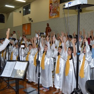 MISSA EM HOMENAGEM AS MÃES